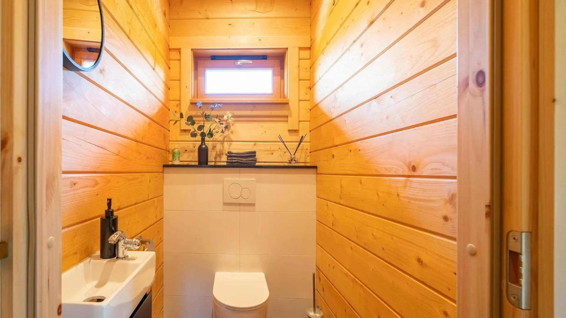 Cozy Holiday Home In Limburg With A Beautiful View Schinnen